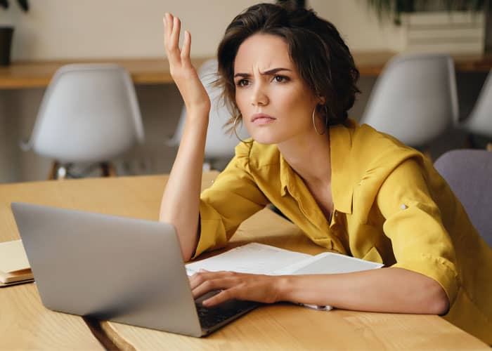 "You Want To Know Where I Am At All Times?": Woman Religiously Reports To Boss Every 5 Minutes Until He Realizes How Ridiculous His Order Was